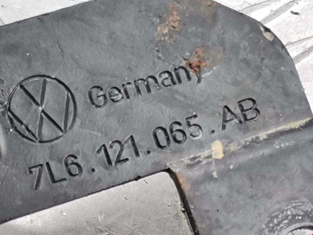 Патрубок VOLKSWAGEN Touareg 2002-2010