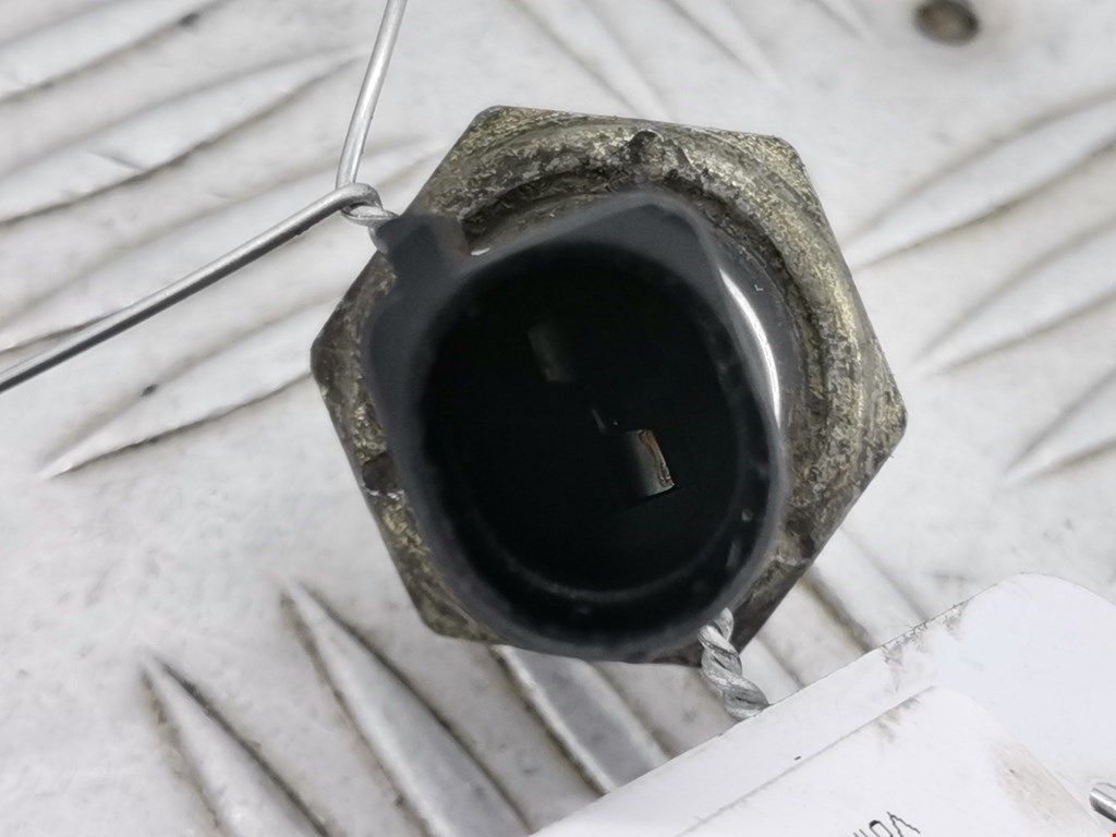 Датчик давления масла VOLKSWAGEN Touareg 2002-2010