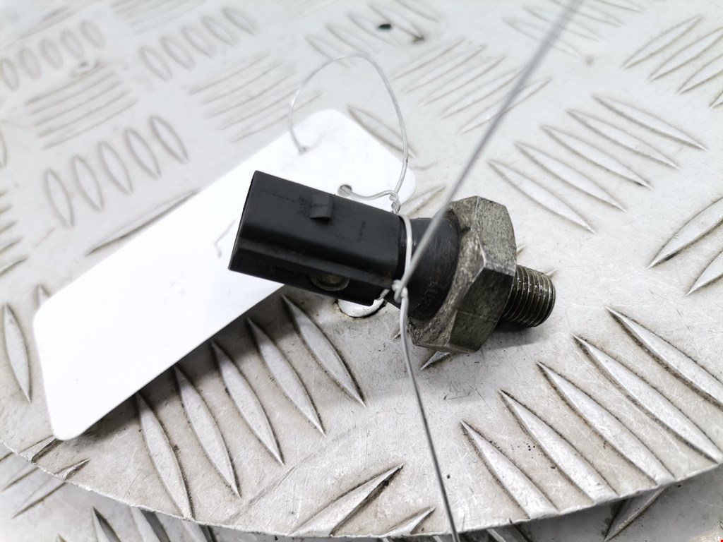 Датчик давления масла VOLKSWAGEN Touareg 2002-2010