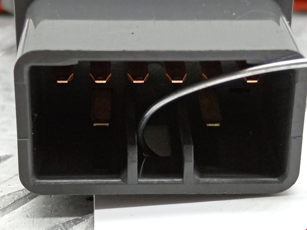 Кнопка аварийной сигнализации (аварийки) CHEVROLET Spark 2010-2015