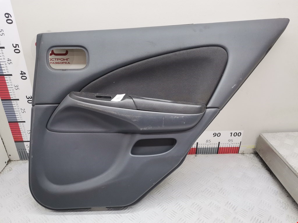 Обшивка двери задняя правая NISSAN Almera N16 2000-2006