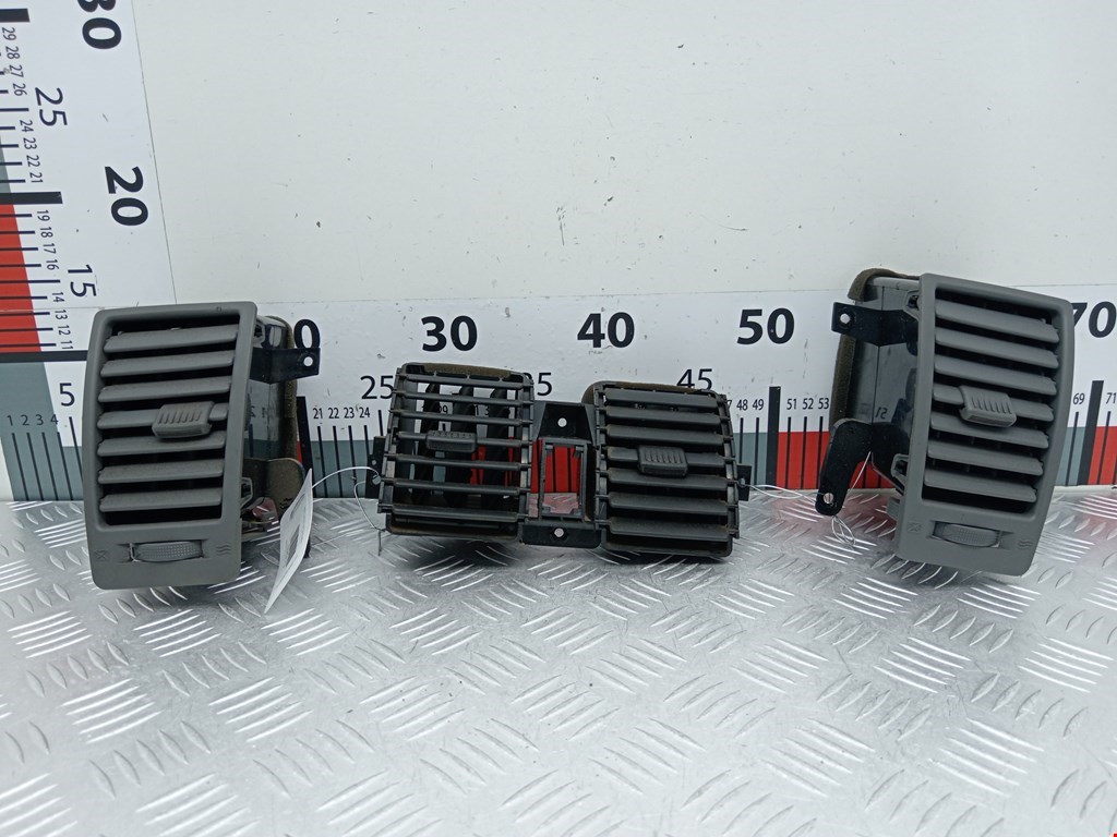 Дефлектор воздушный HYUNDAI Terracan 2001-2006