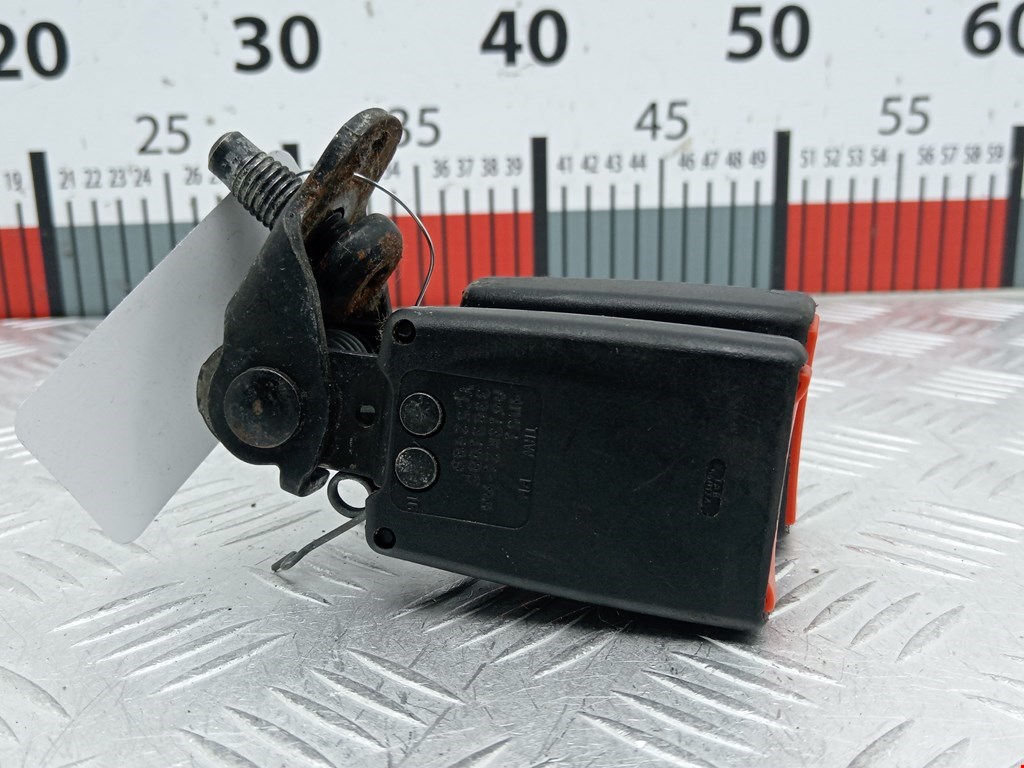 Замок ремня безопасности (преднатяжитель ремня безопасности) Ford Kuga 1 (2008-2012)