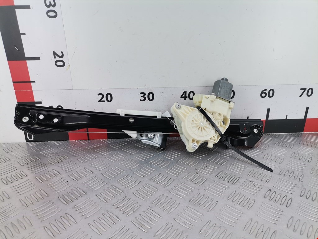 Стеклоподъемник задний левый MERCEDES-BENZ C-Class C-klasse W204 2007-2015