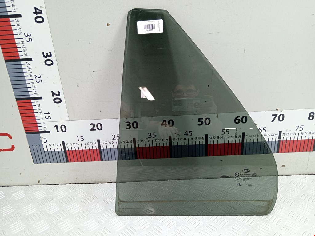 Стекло двери задней левой (форточка) Kia Carens 2 (UN) (2006-2012)