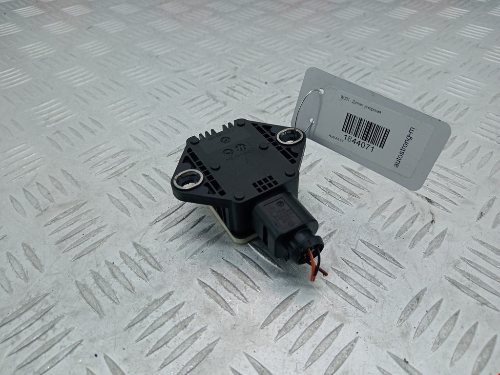 Датчик ускорения (курсовой устойчивости уровня оборотов) Audi A5 8T (2007-2016)