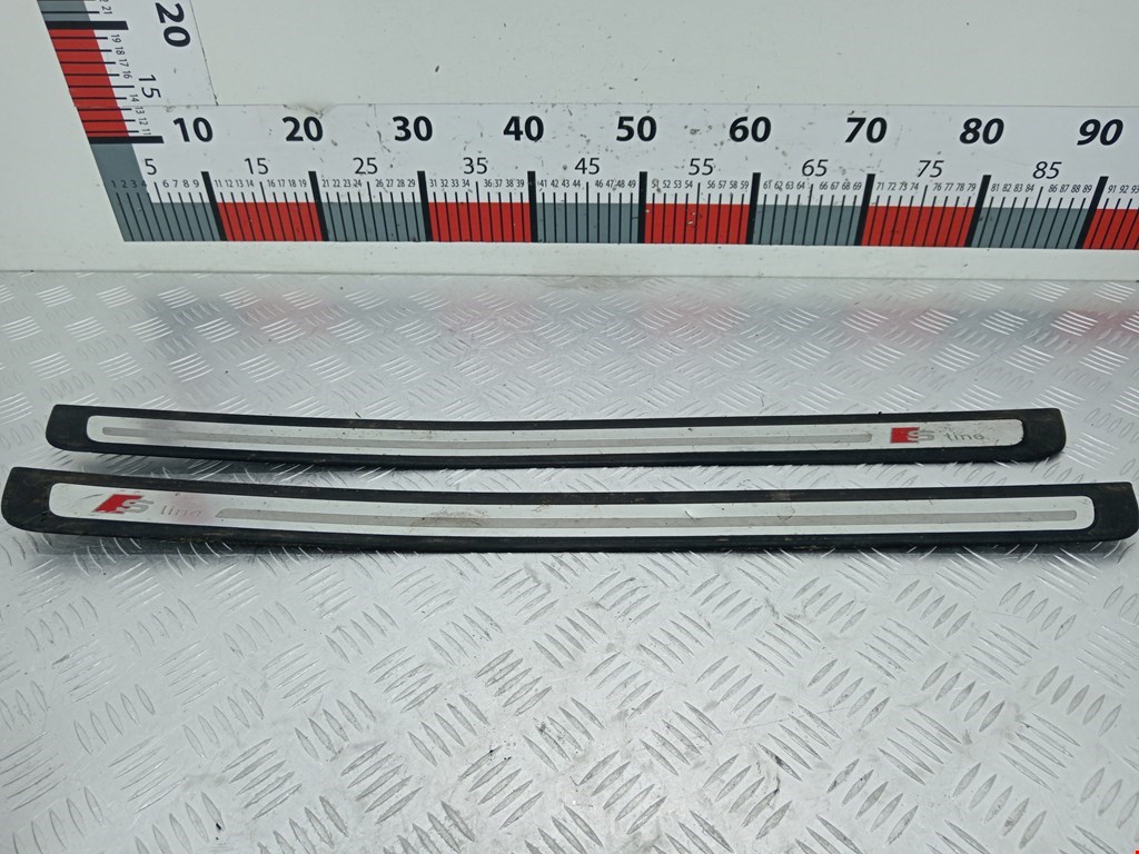 Накладка декоративная на порог левая Audi A5 8T (2007-2016)