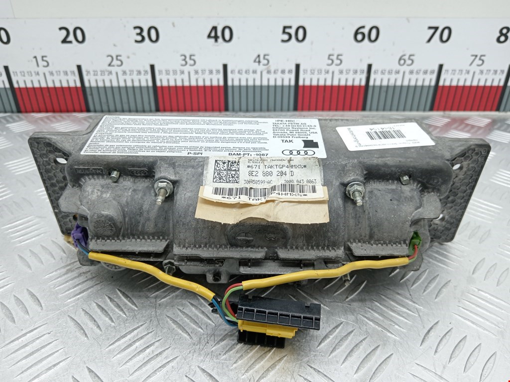 Подушка безопасности пассажирская (в торпедо) AUDI A4 B7 2004-2007