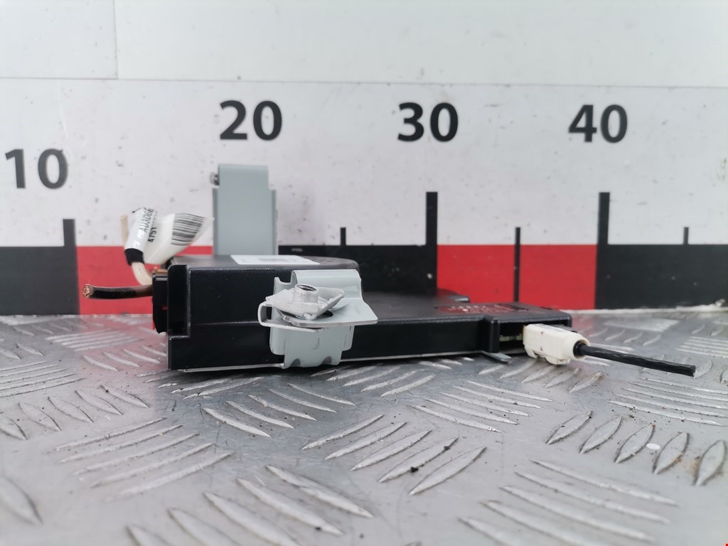 Усилитель антенны AUDI A3 8P 2003-2013