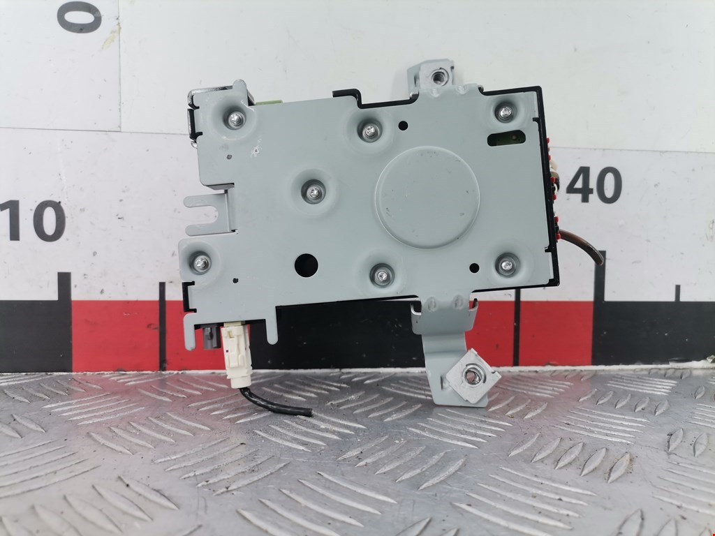 Усилитель антенны AUDI A3 8P 2003-2013