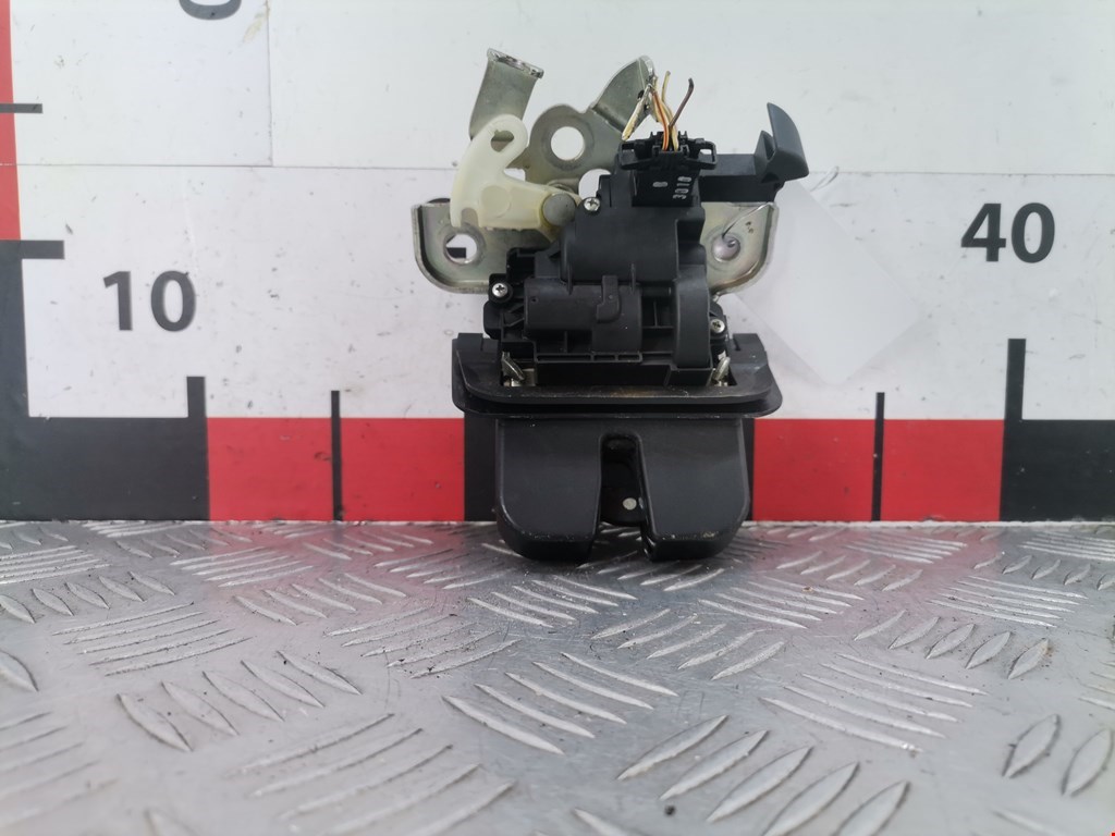 Замок багажника (крышки двери) AUDI A3 8P 2003-2013