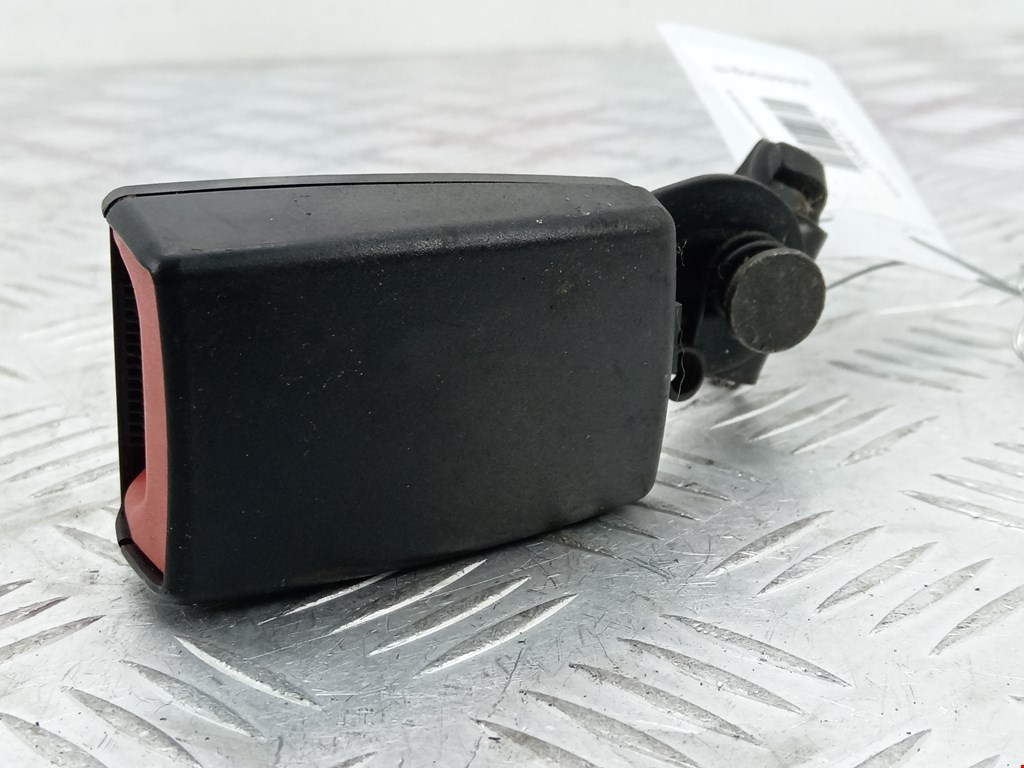 Замок ремня безопасности (преднатяжитель ремня безопасности) Audi A5 8T (2007-2016)