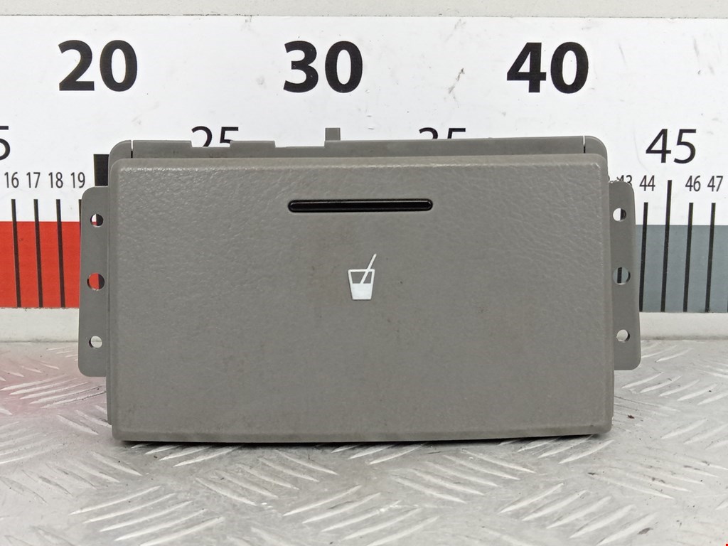 Подстаканник Kia Sorento 1 (BL) (2002-2011)