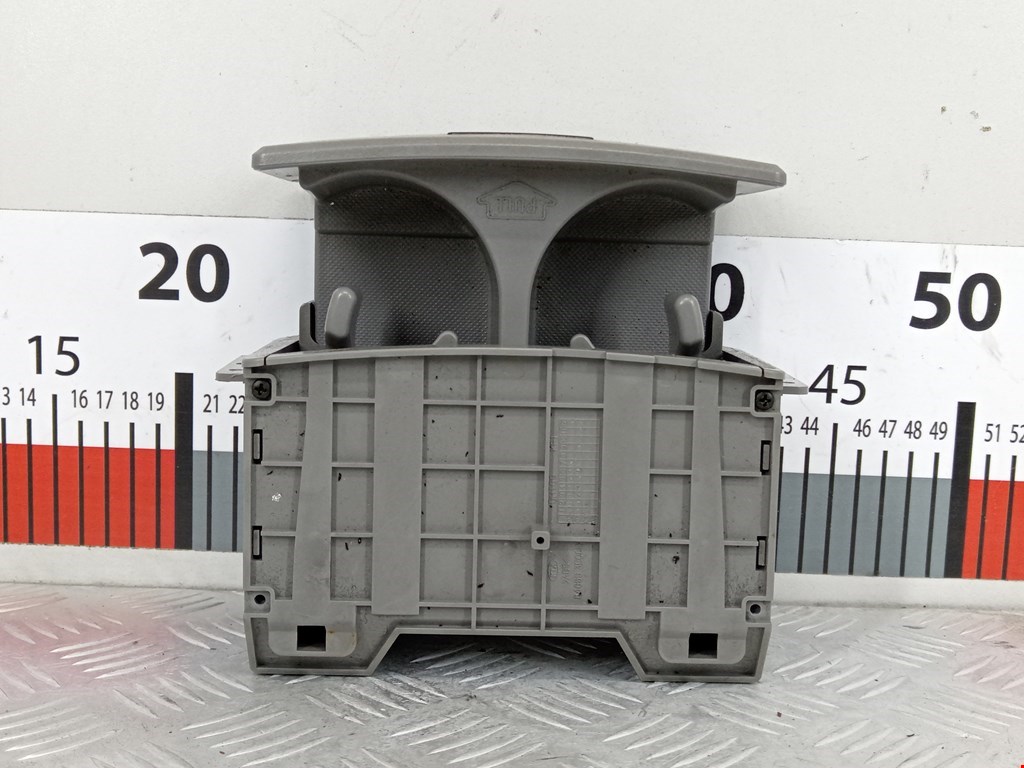 Подстаканник KIA Sorento 2002-2009