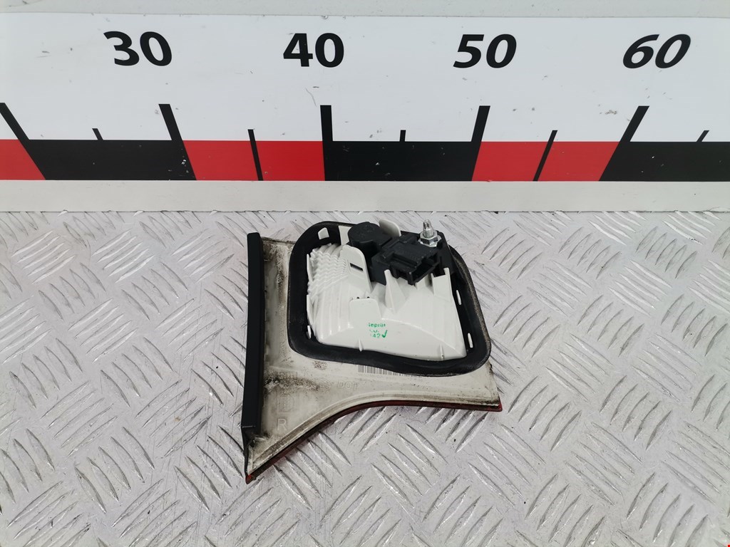 Фонарь задний внутренний правый AUDI A4 B7 2004-2007