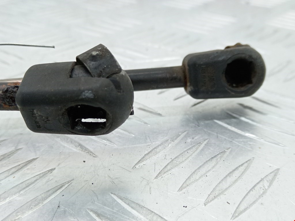 Амортизатор крышки (двери) багажника MERCEDES-BENZ CLC-Class CL203 2008-2011