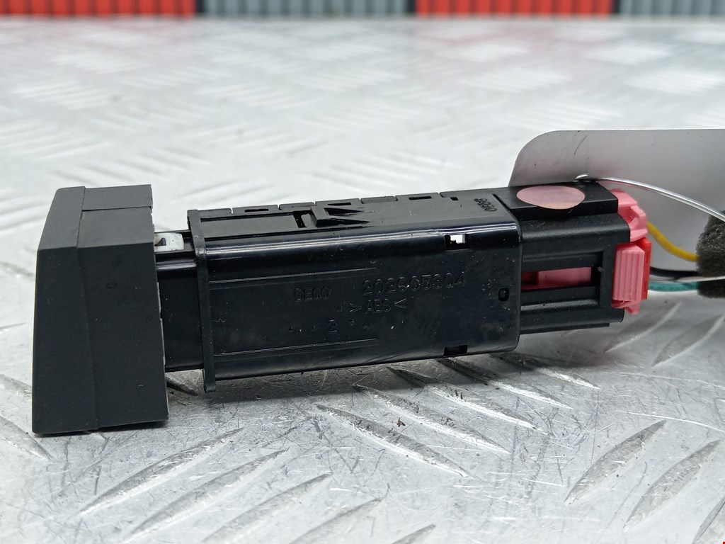 Кнопка антипробуксовочной системы CHEVROLET Captiva 2006-2010