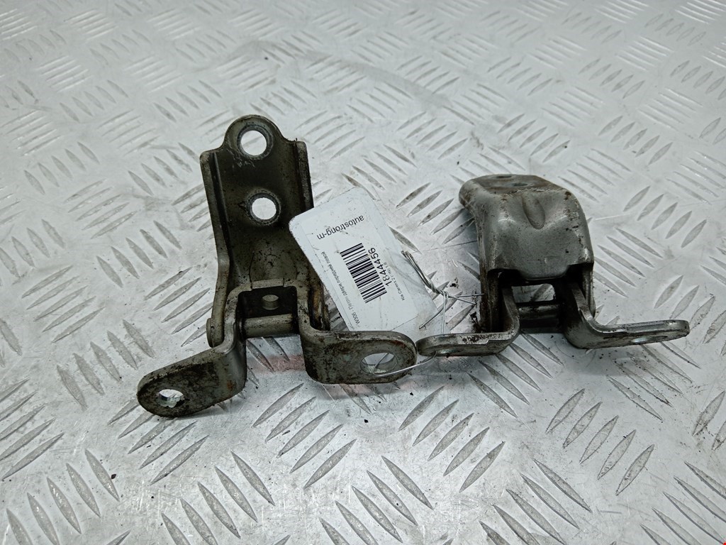 Петля двери передней левой Kia Carens 2 (UN) (2006-2012)