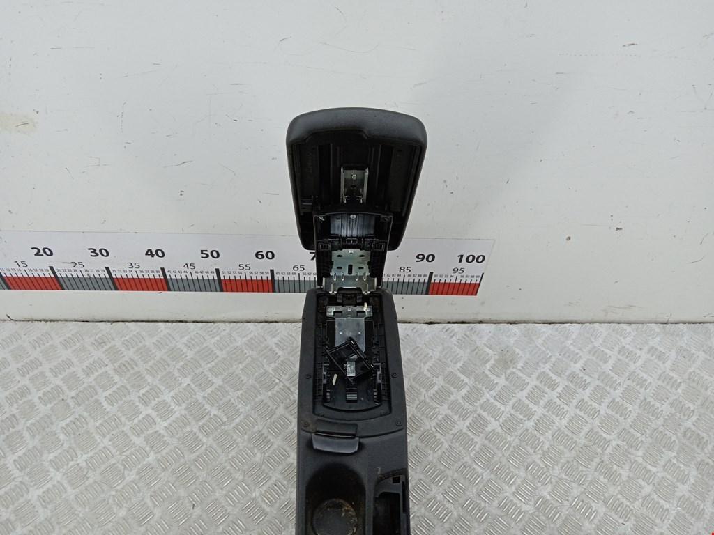 Подлокотник в салон PEUGEOT 308 2007-2015