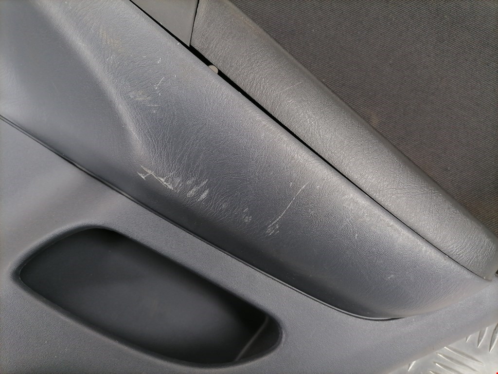 Обшивка двери задняя правая NISSAN Almera N16 2000-2006