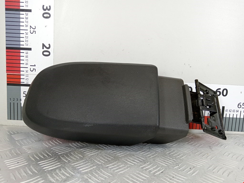 Подлокотник в салон FORD Kuga 2008-2012