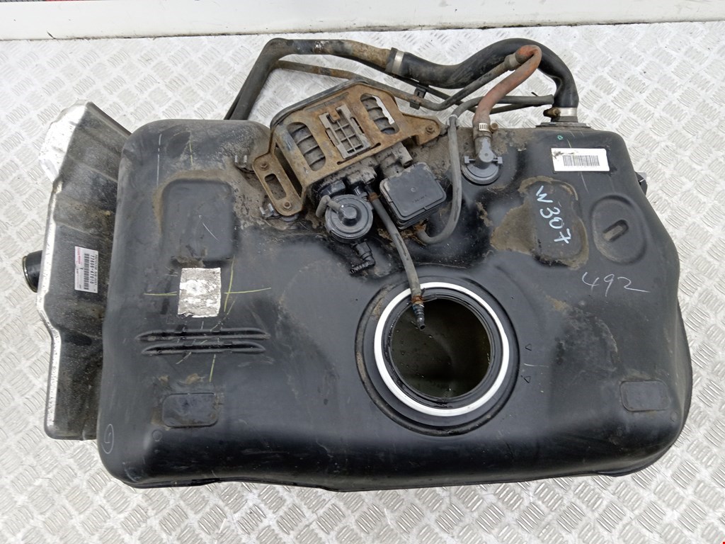 Бак топливный TOYOTA Prius II XW20 2003-2012