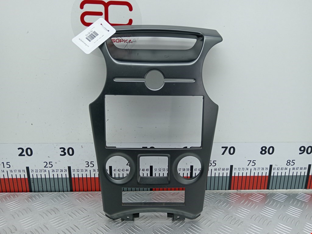 Рамка магнитолы KIA Carens 2006-2012