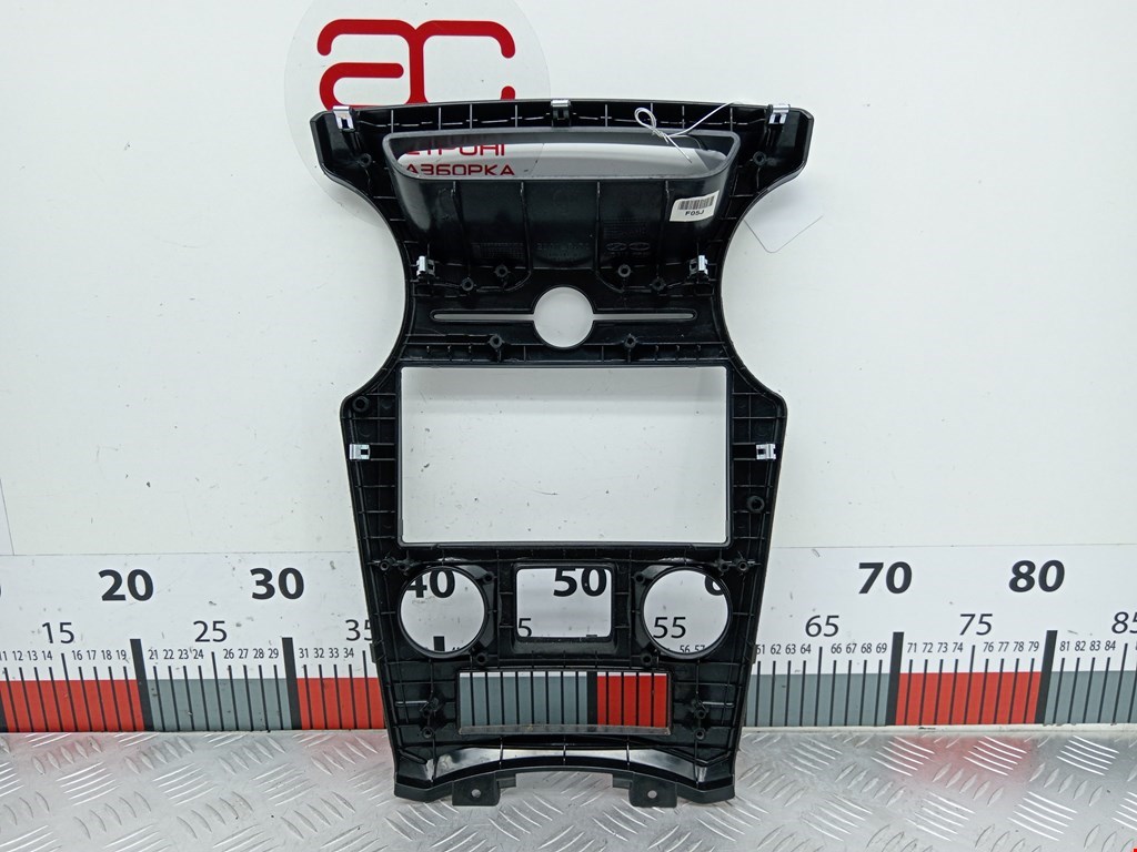 Рамка магнитолы KIA Carens 2006-2012