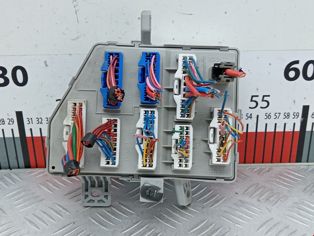 Датчик уровня в бачок омывателя KIA Carens 2006-2012