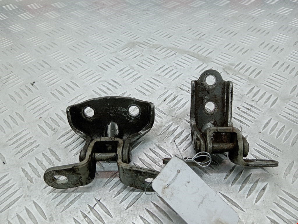 Петля двери задней левой Kia Carens 2 (UN) (2006-2012)