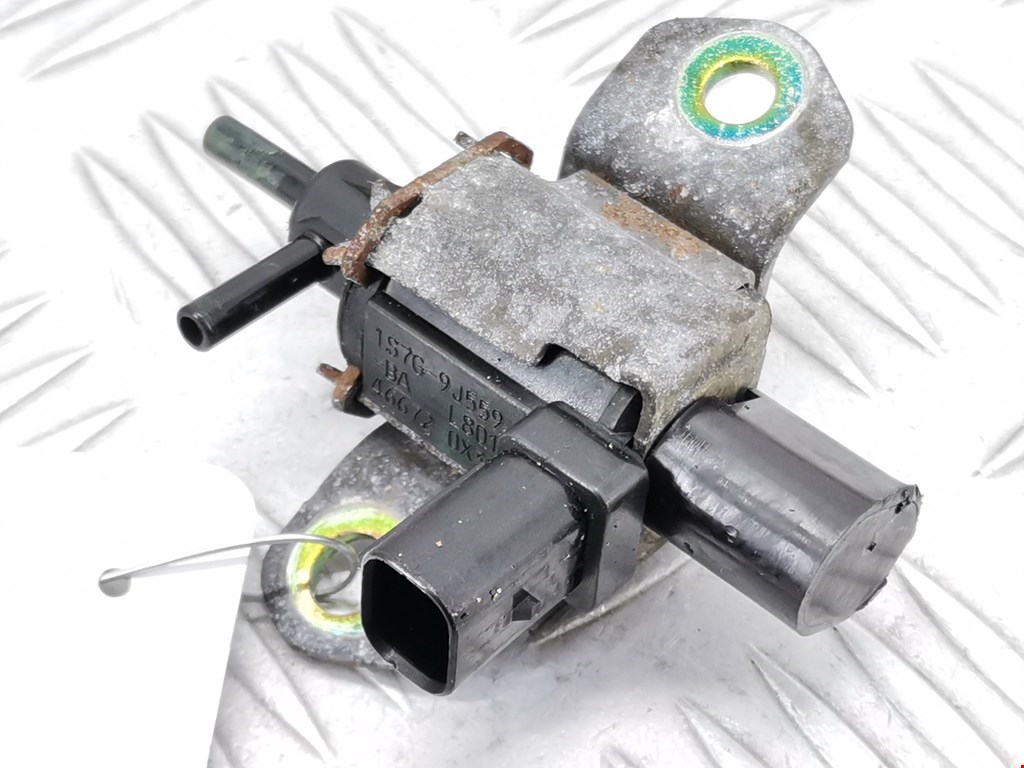 Клапан воздушного фильтра Ford Mondeo 3 (2000-2007)