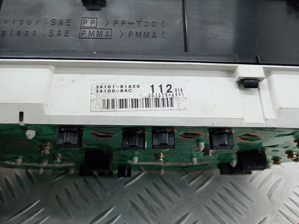 Панель приборов (щиток) SUZUKI Jimny 1998-2018