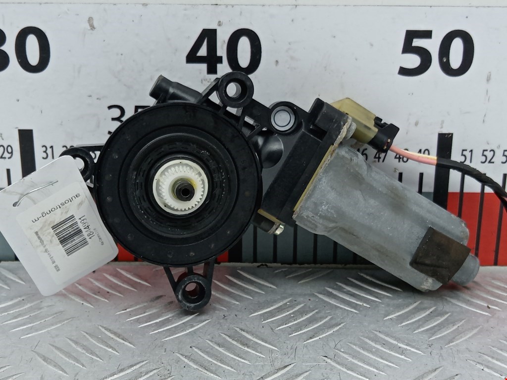 Моторчик (двигатель) стеклоподъемника KIA Carens 2006-2012