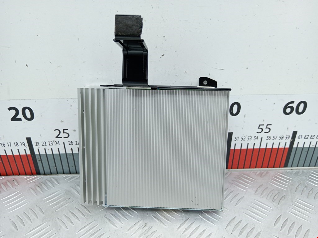 Усилитель акустической системы TOYOTA Prius II XW20 2003-2012