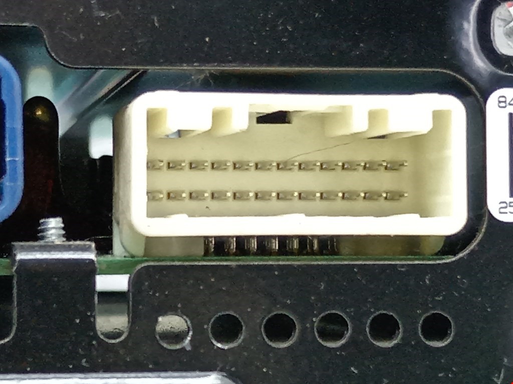 Усилитель акустической системы TOYOTA Prius II XW20 2003-2012