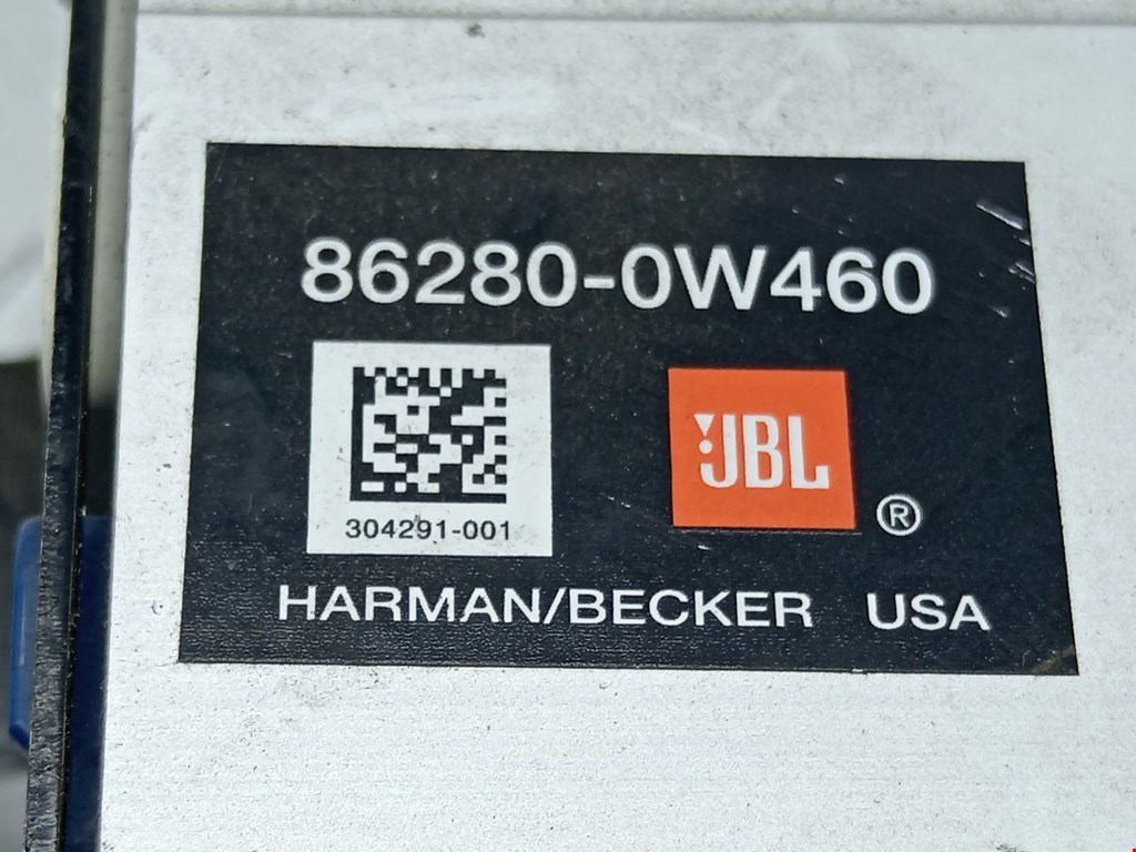 Усилитель акустической системы TOYOTA Prius II XW20 2003-2012