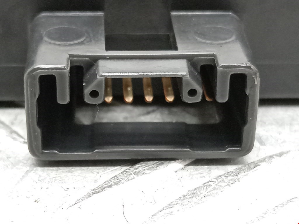 Кнопка аварийной сигнализации (аварийки) TOYOTA Prius II XW20 2003-2012