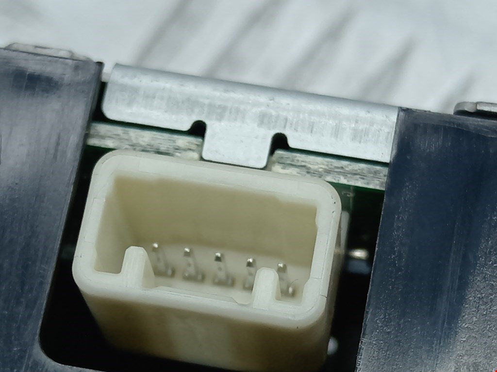 Блок управления центральным замком TOYOTA Prius II XW20 2003-2012