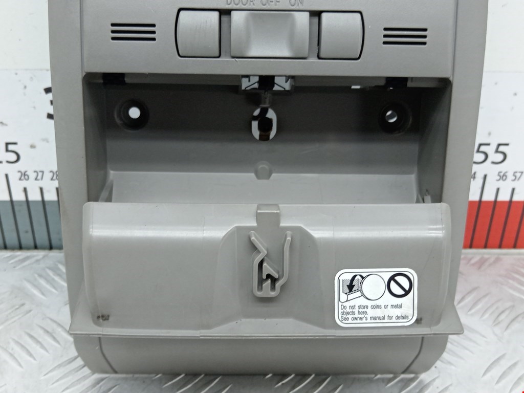 Плафон салонный (салона фонарь) TOYOTA Prius II XW20 2003-2012