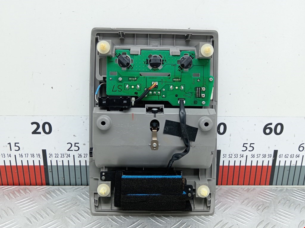 Плафон салонный (салона фонарь) TOYOTA Prius II XW20 2003-2012