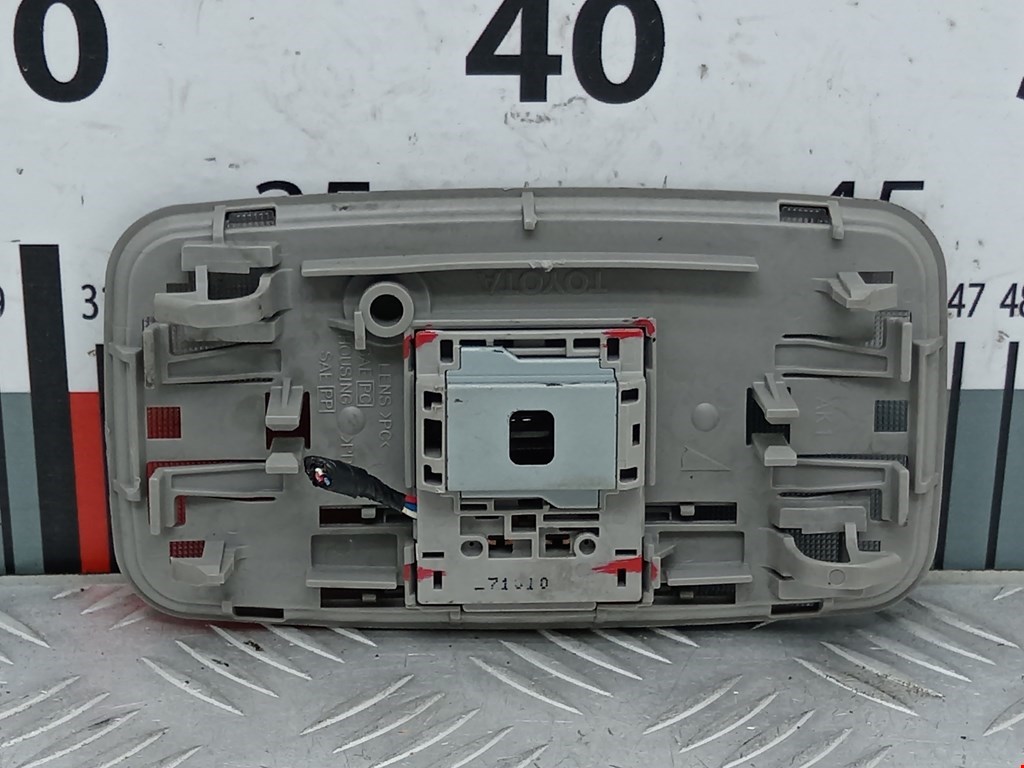 Плафон салонный (салона фонарь) TOYOTA Prius II XW20 2003-2012