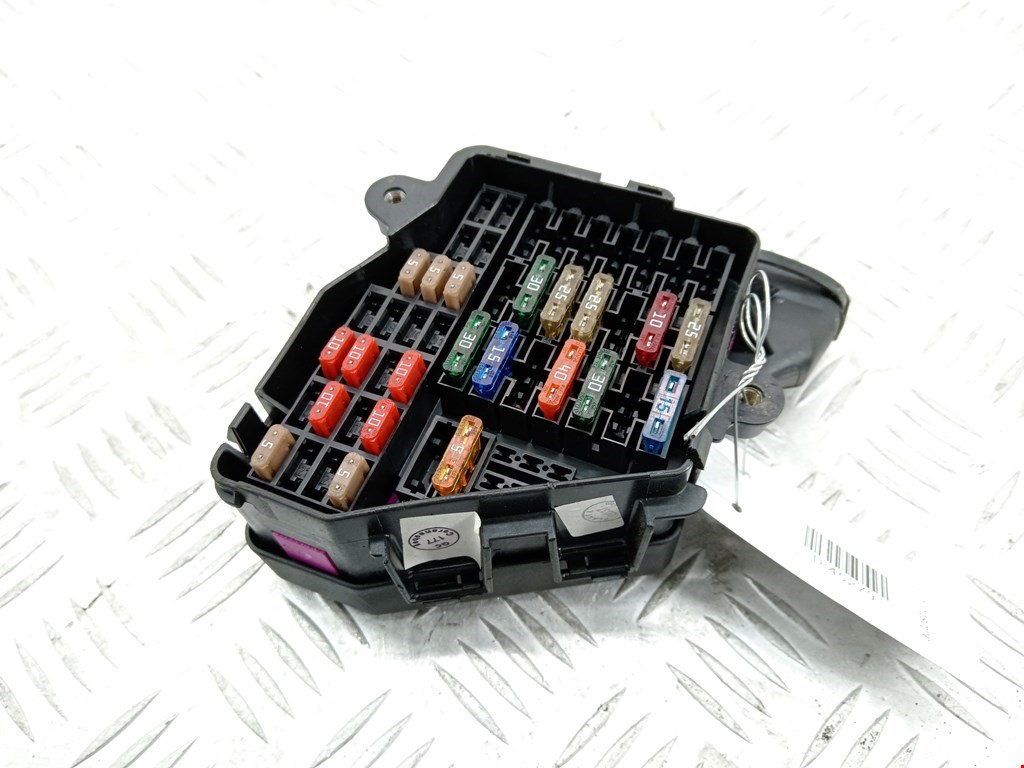 Датчик уровня в бачок омывателя AUDI A6 C6 2004-2010