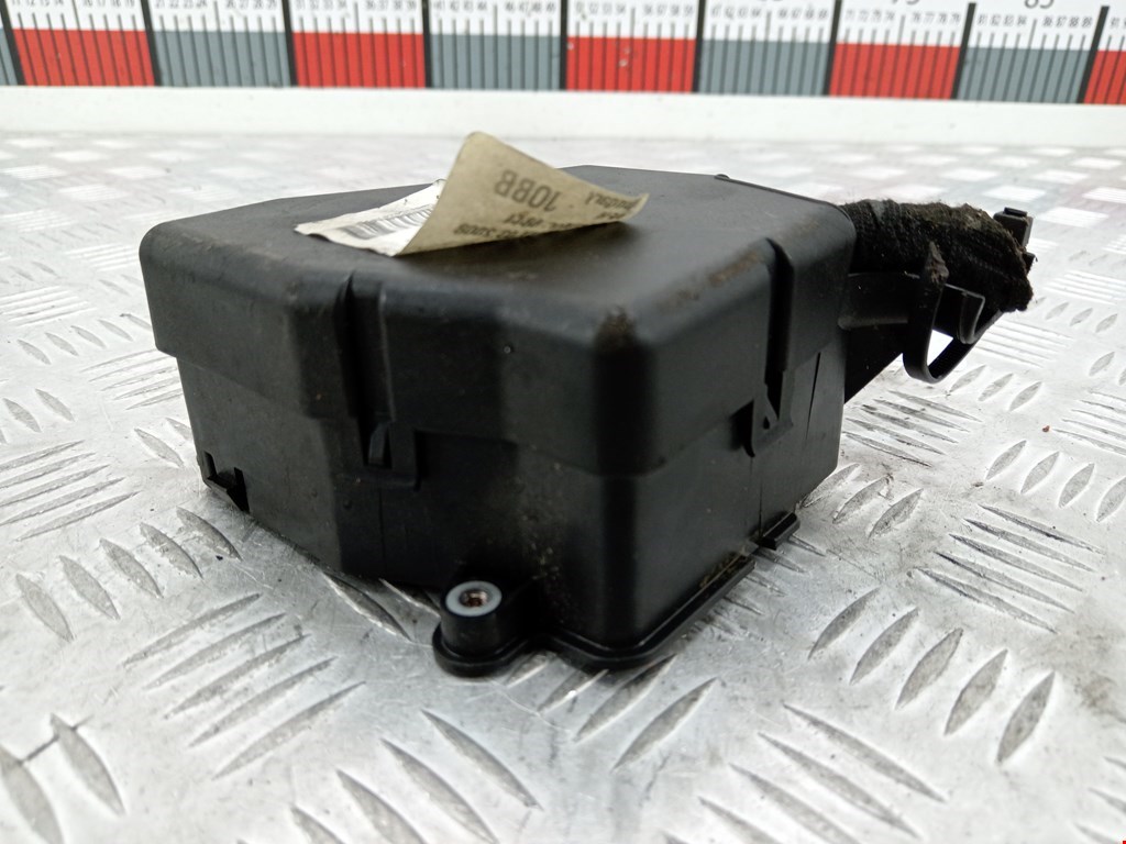 Датчик уровня в бачок омывателя AUDI A6 C6 2004-2010