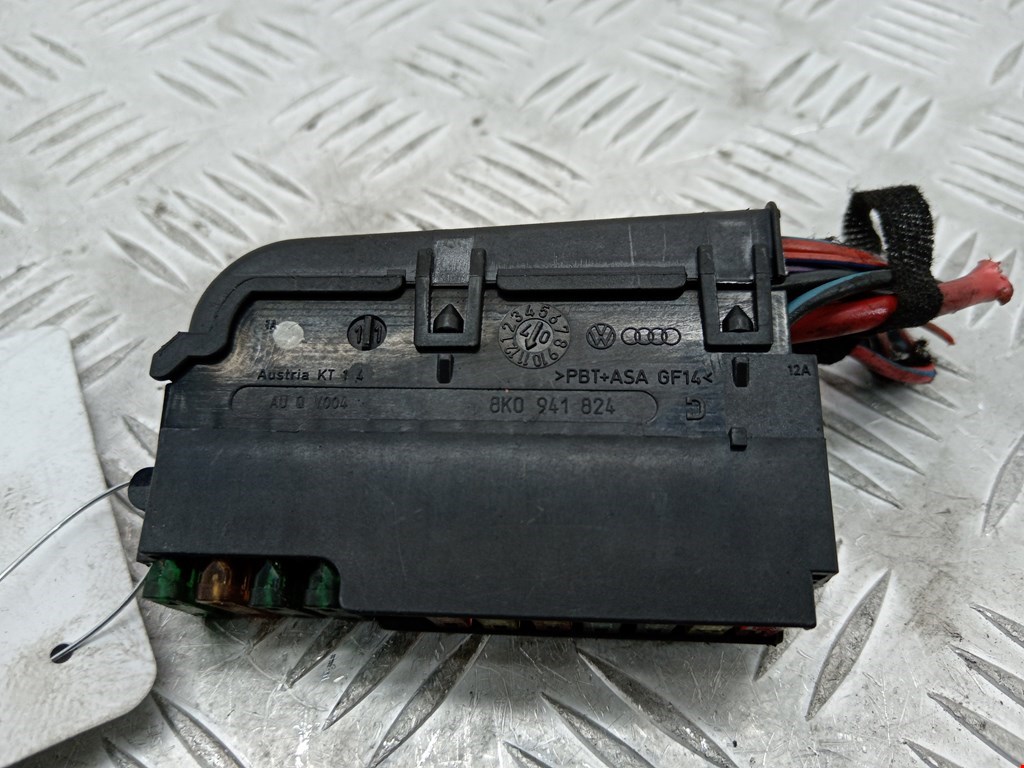 Датчик уровня в бачок омывателя AUDI A6 C6 2004-2010