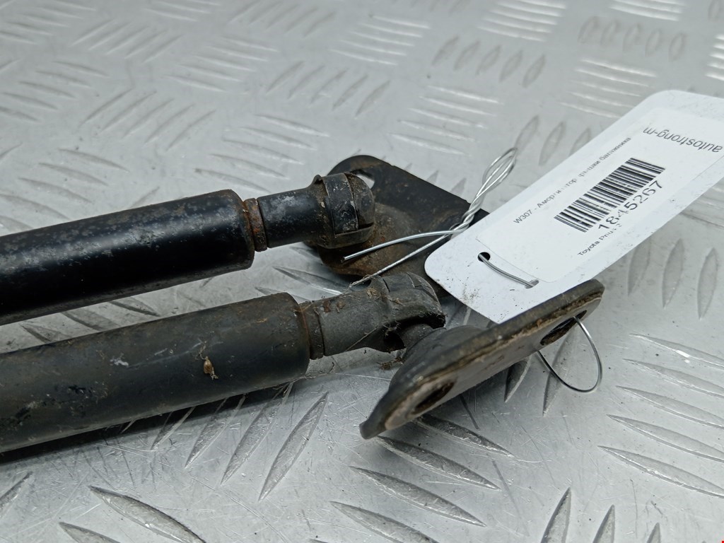 Амортизатор крышки (двери) багажника TOYOTA Prius II XW20 2003-2012