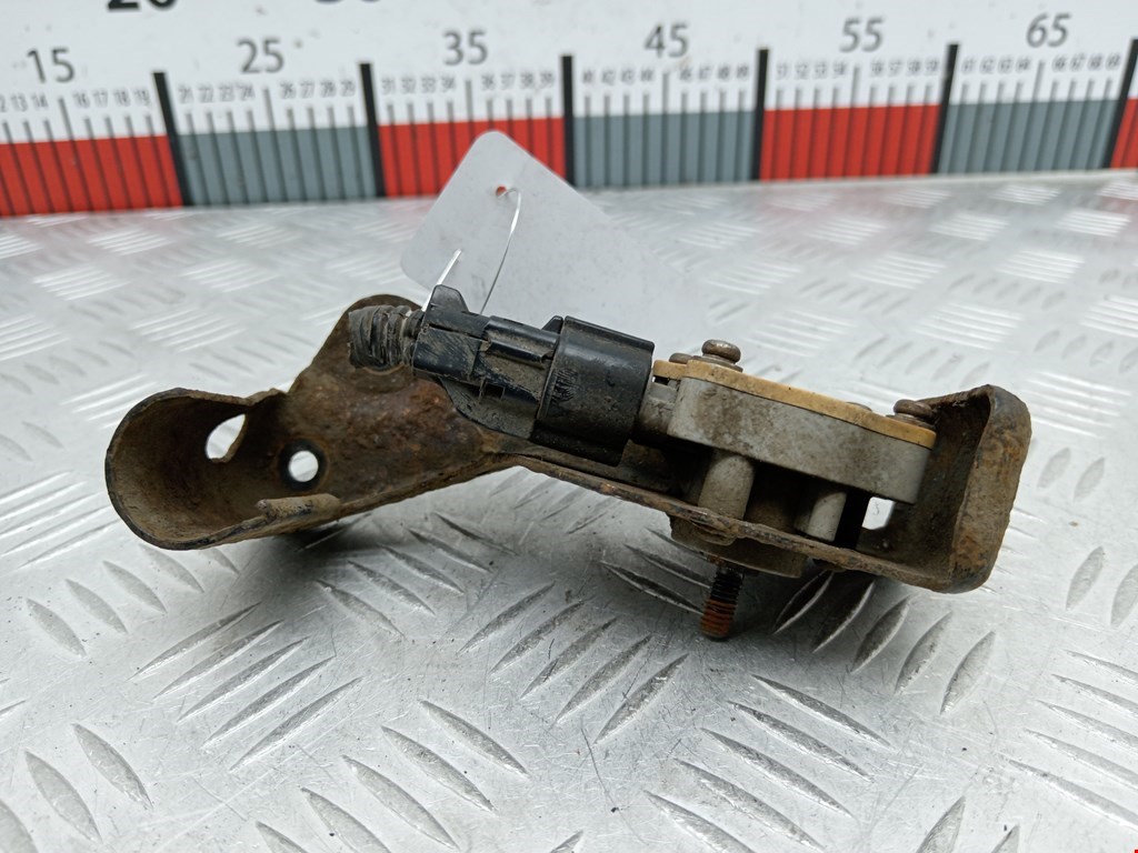 Датчик регулировки дорожного просвета TOYOTA Prius II XW20 2003-2012