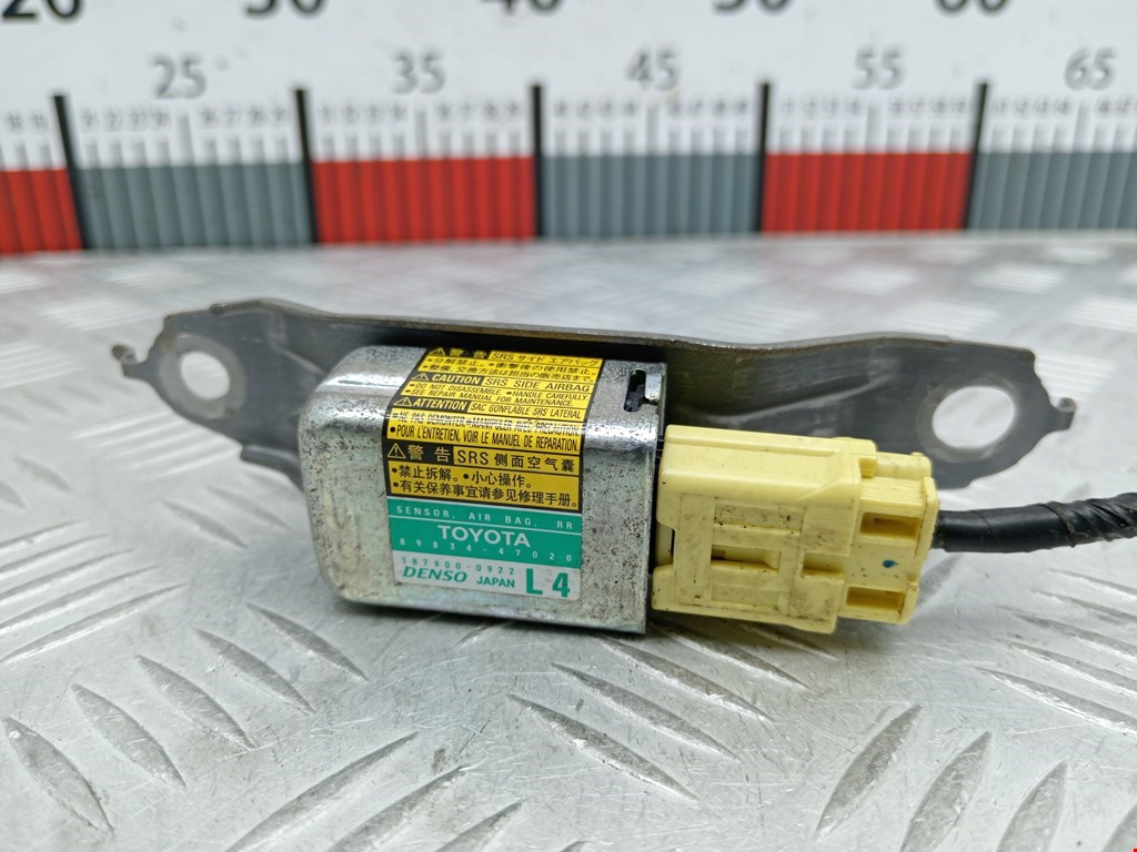 Датчик AIR BAG (подушек безопасности) TOYOTA Prius II XW20 2003-2012