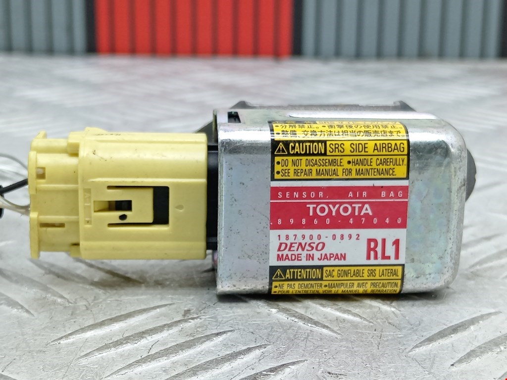 Датчик AIR BAG (подушек безопасности) TOYOTA Prius II XW20 2003-2012