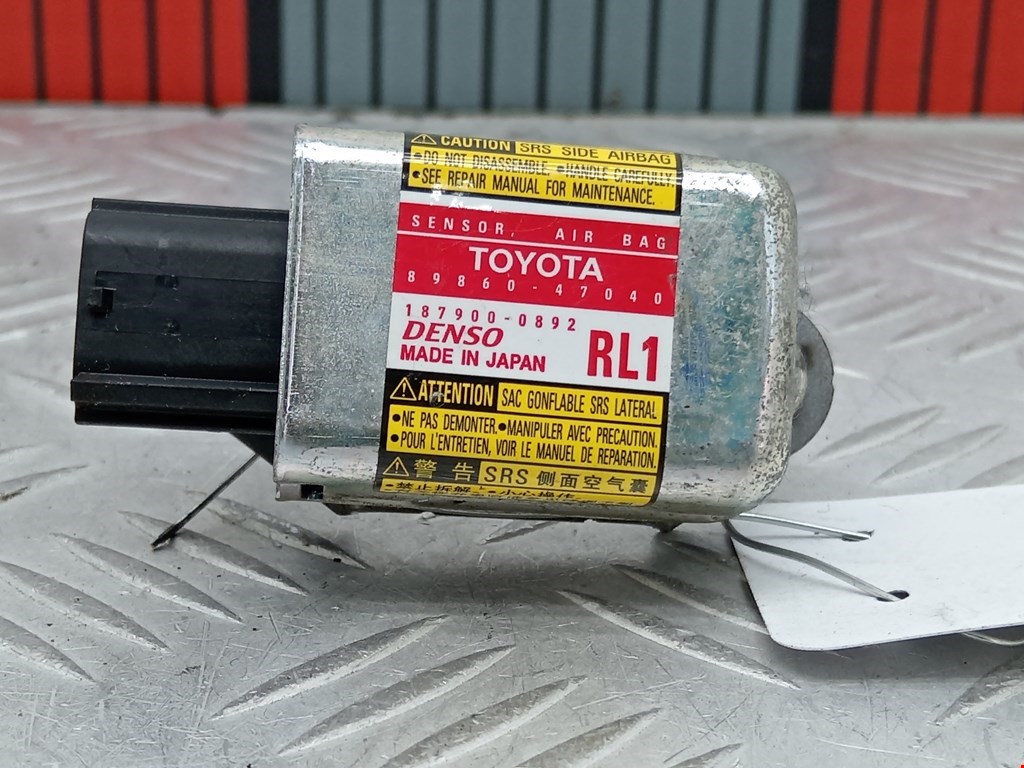 Датчик AIR BAG (подушек безопасности) TOYOTA Prius II XW20 2003-2012