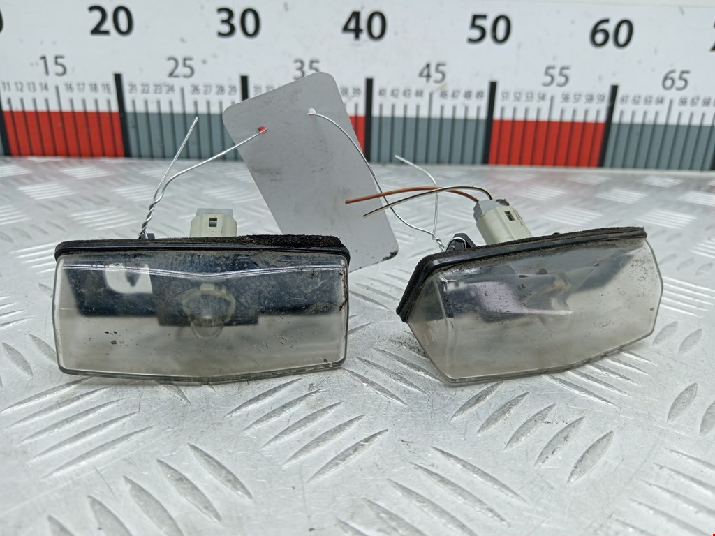 Фонарь подсветки номера TOYOTA Prius II XW20 2003-2012